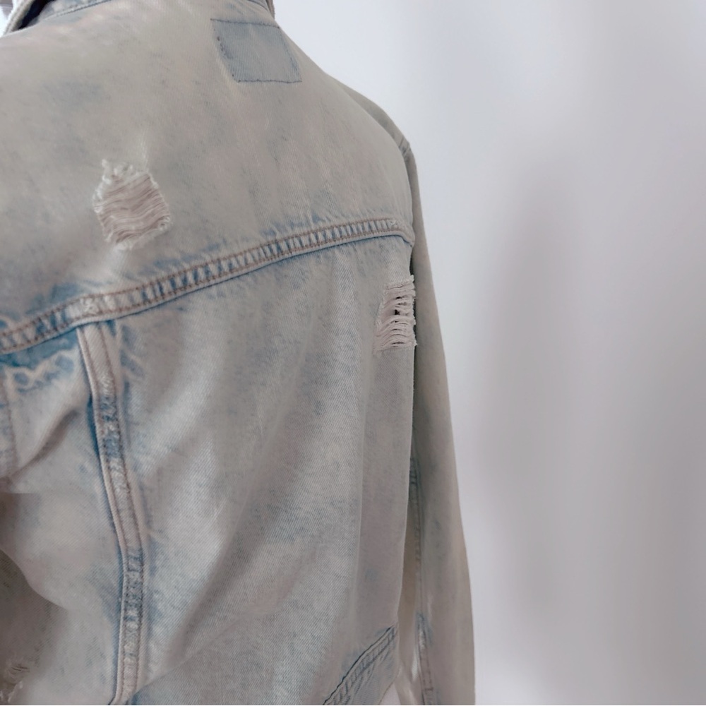 American Eagle Light Wash Denim Jacket XS | Cropped Fitted Jean Jacket - Picture 5 of 6